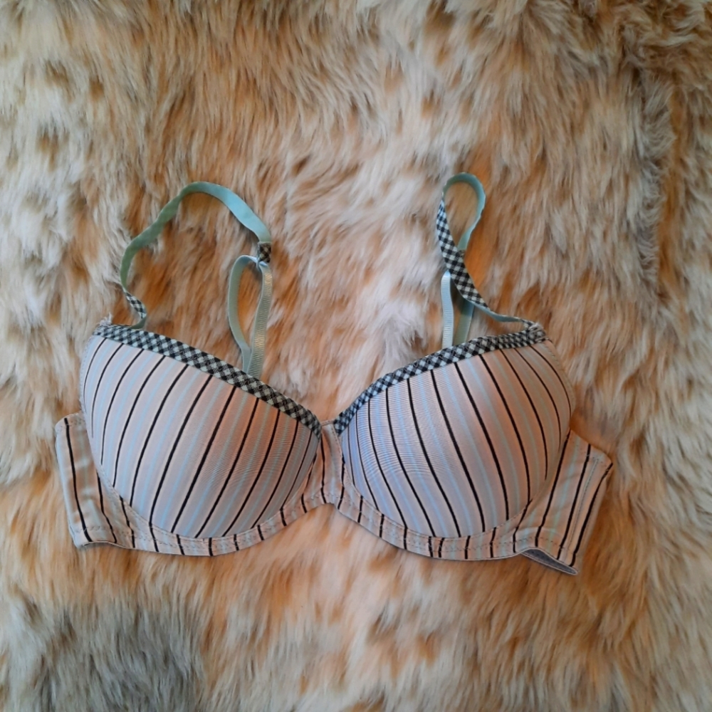 Victoria Secret or Like Bras